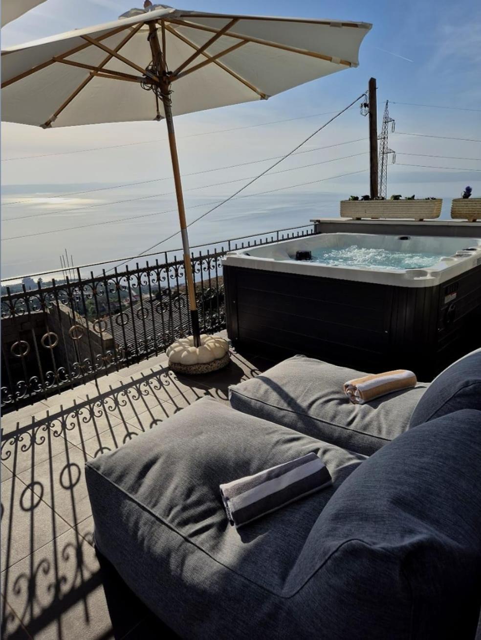 Holliday Home Alida With Jacuzzi Podgora Esterno foto