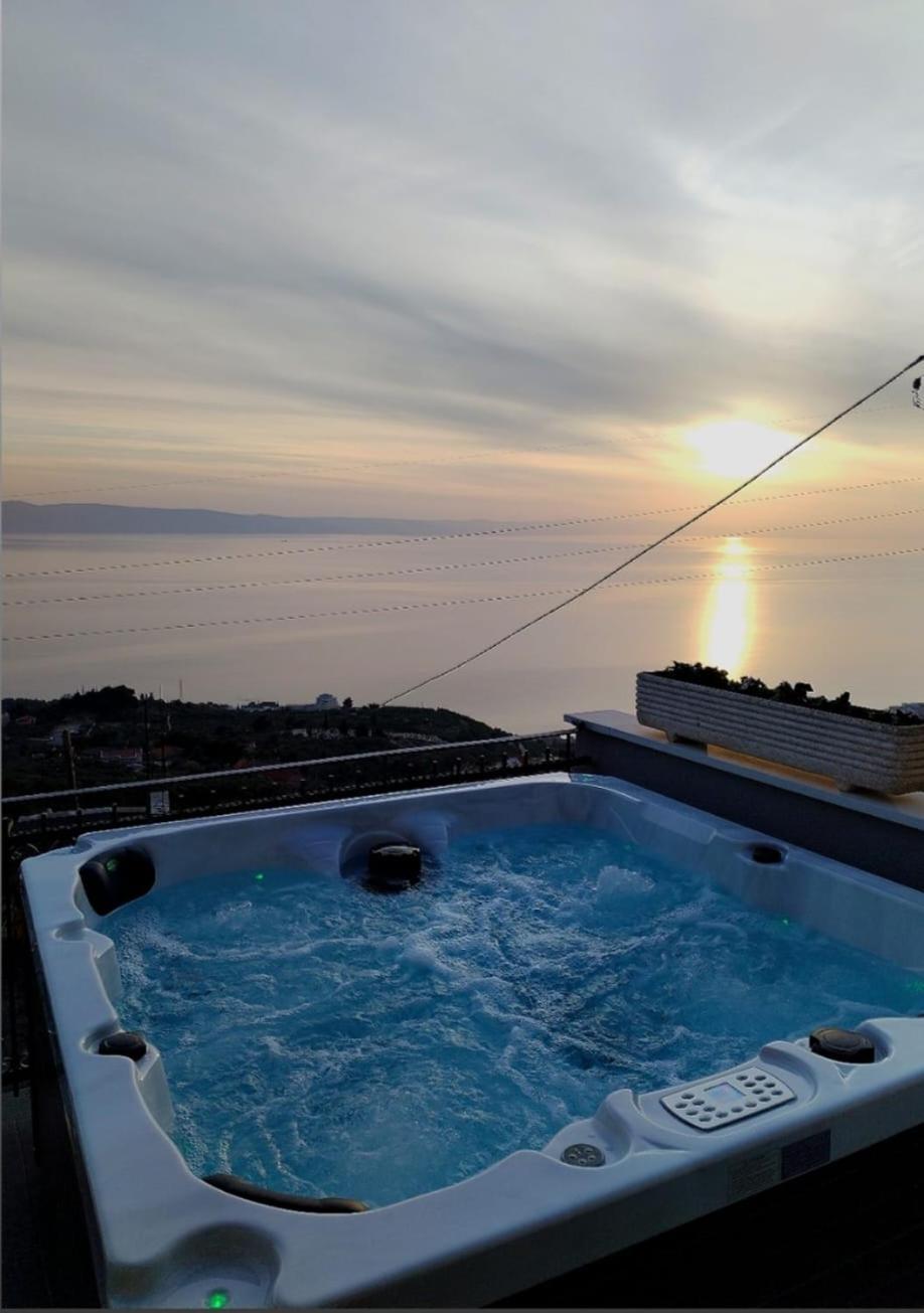 Holliday Home Alida With Jacuzzi Podgora Esterno foto