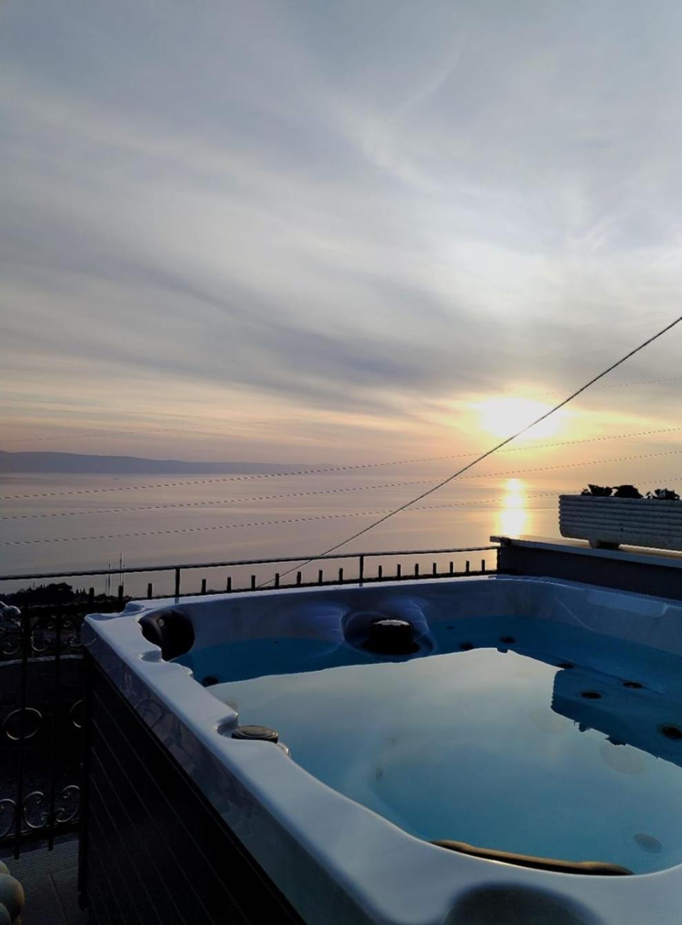 Holliday Home Alida With Jacuzzi Podgora Esterno foto